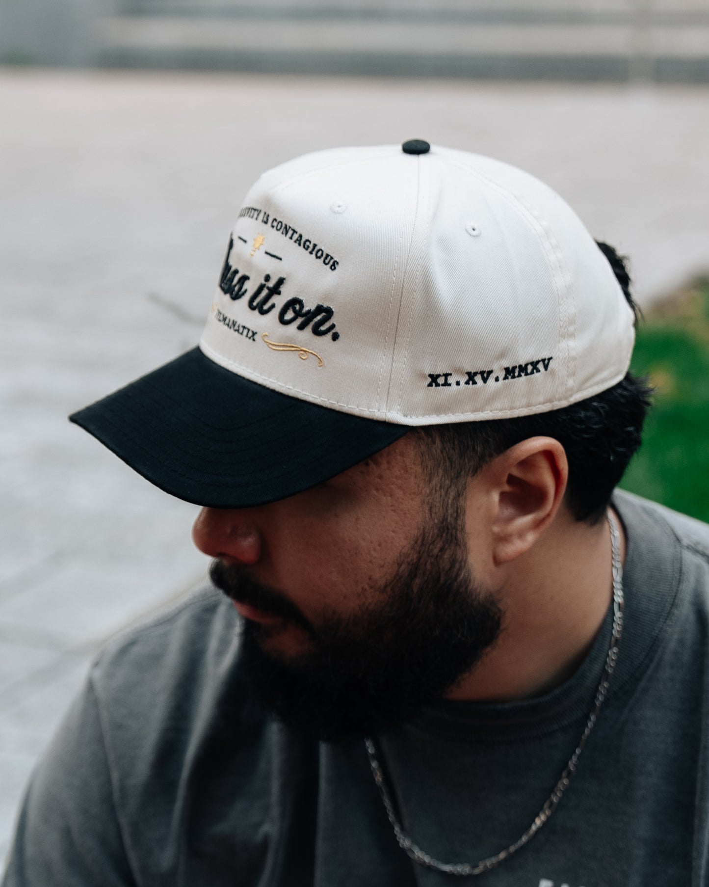 pass it on (vintage black)