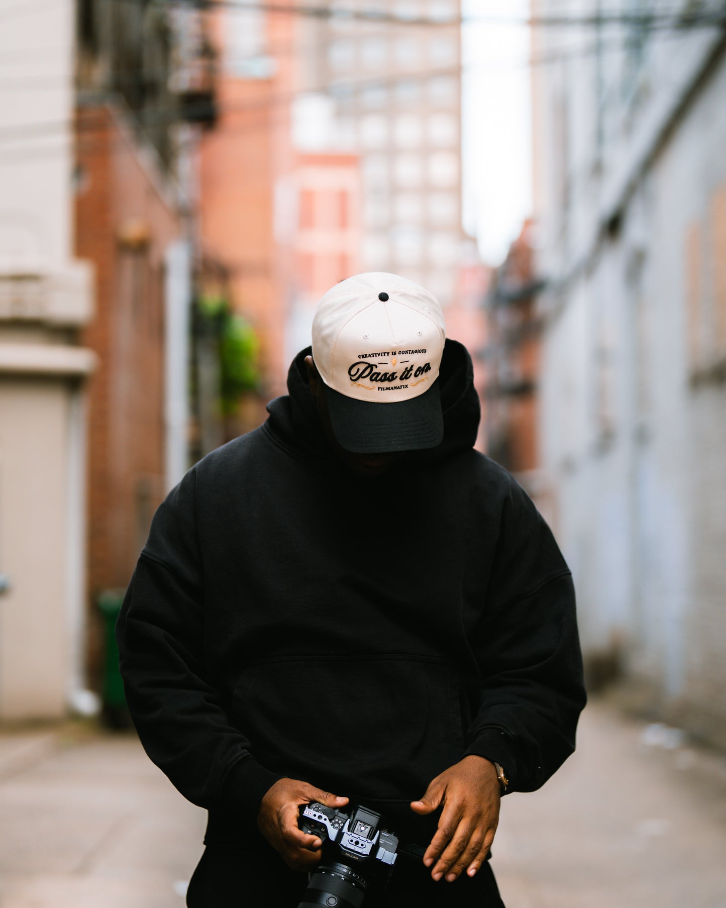 pass it on (vintage black)